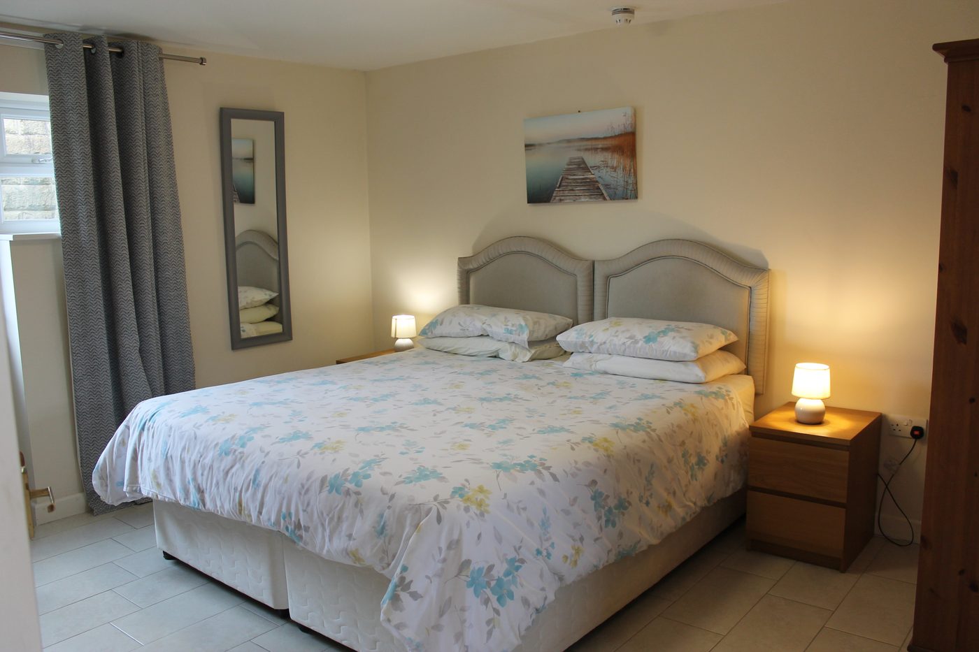 Super-king bedroom