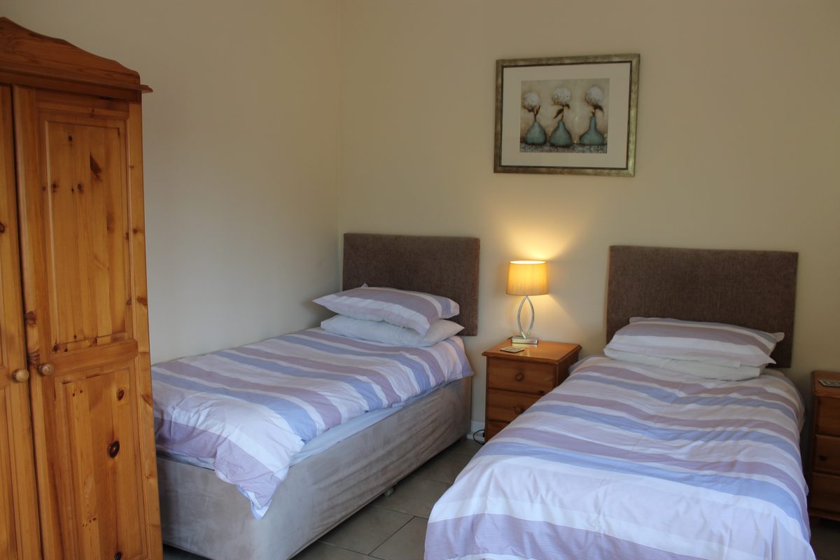 Twin bedroom